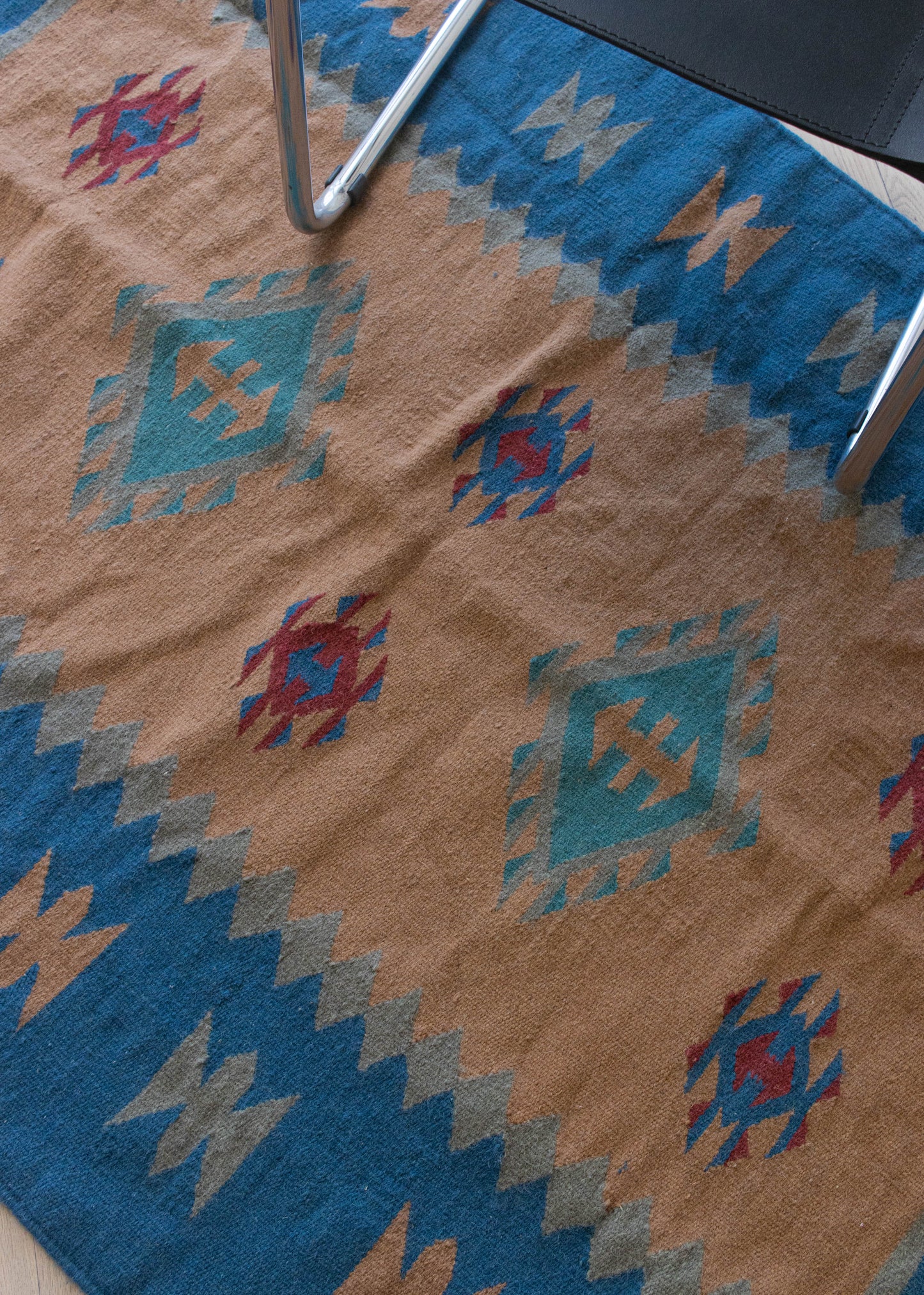 Vintage Geometric Pattern Wool Area Rug