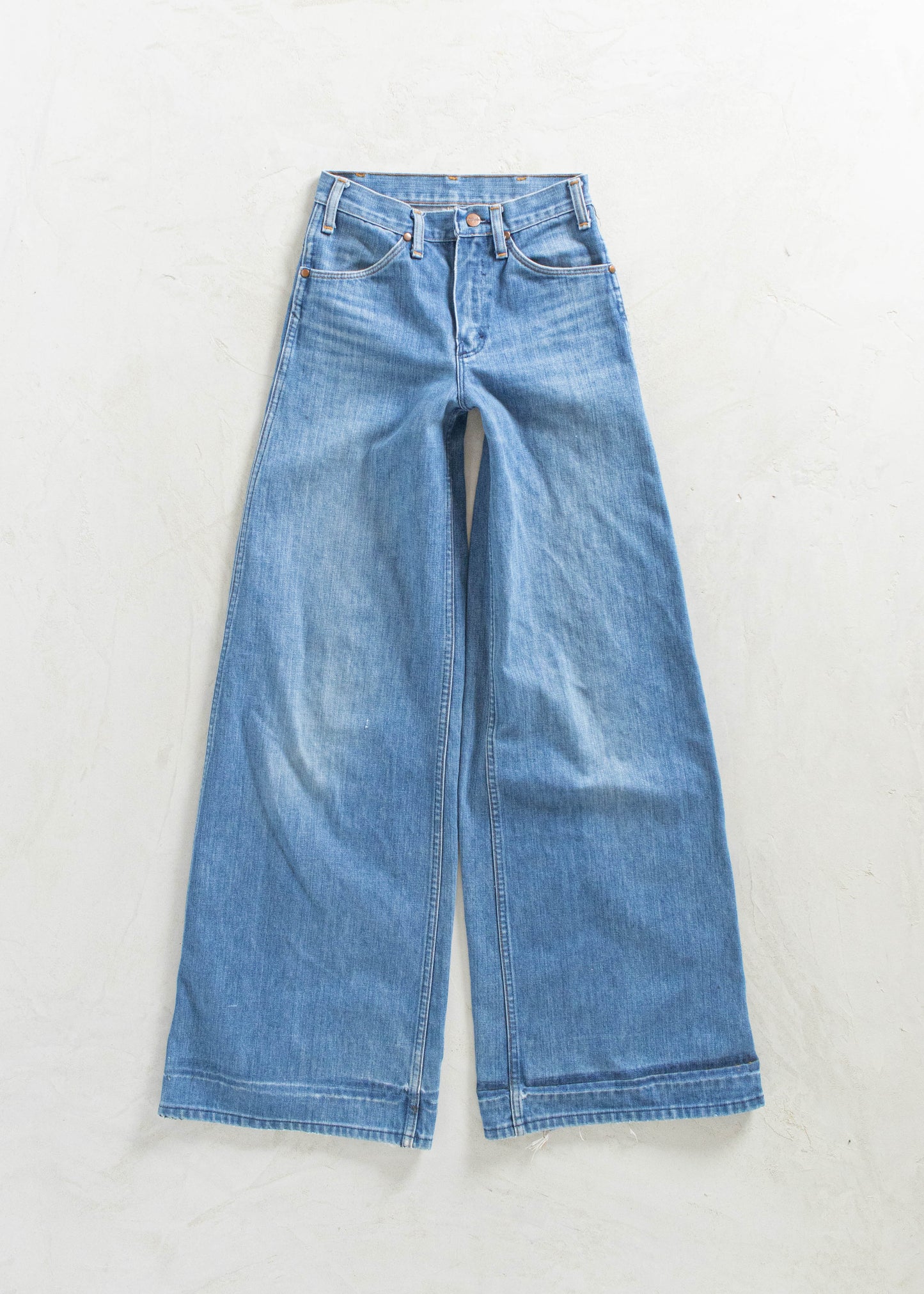 Vintage 1970s Wrangler Midwash Flare Jeans Size Women's 25 Men's 28