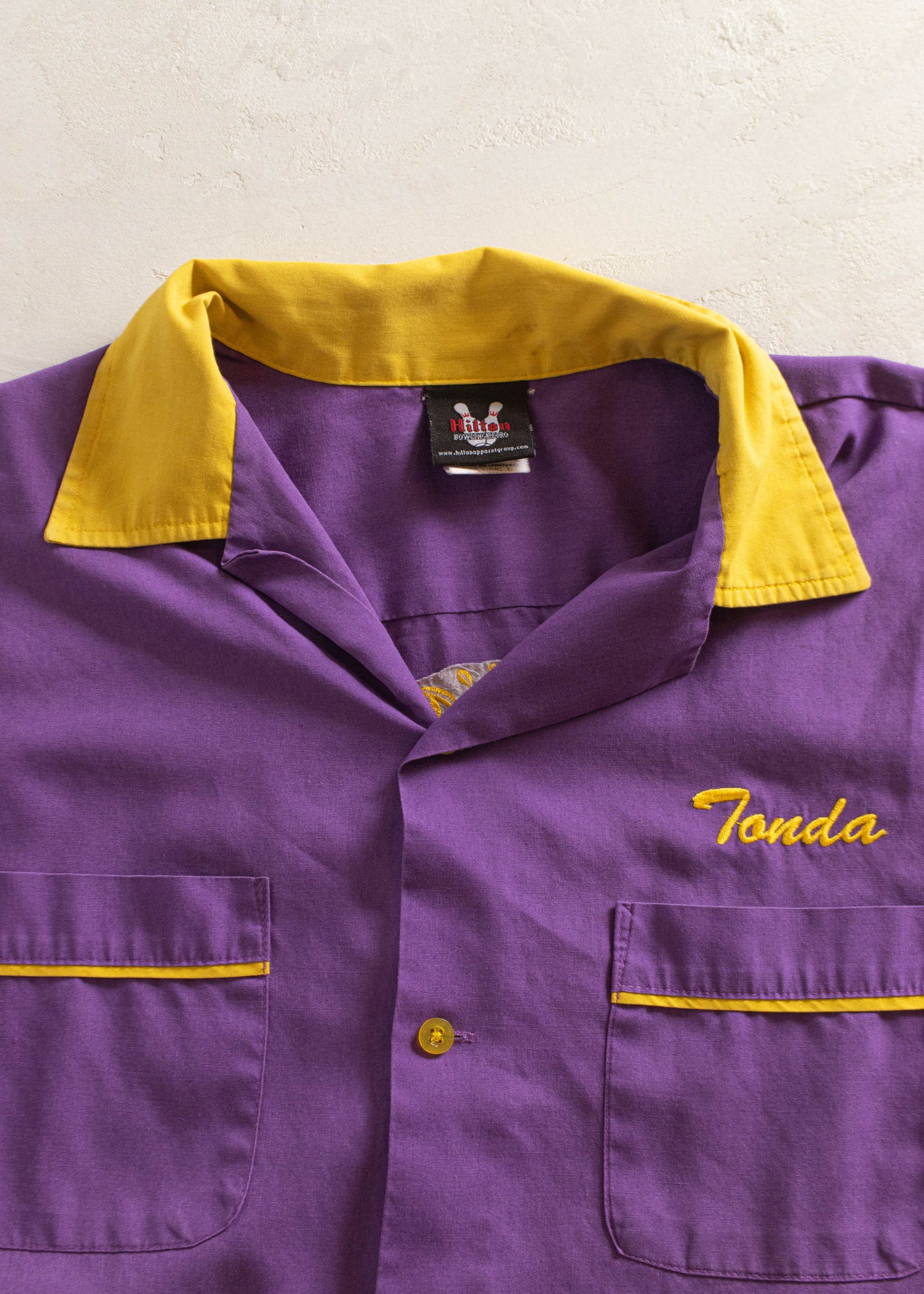 1990s Hilton Bowling Shirt Size L/XL