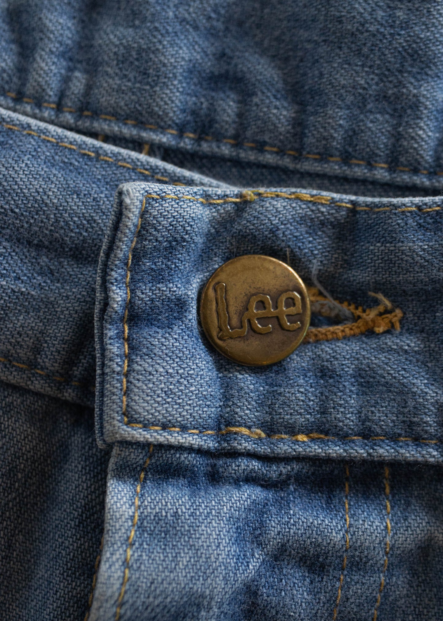 1970s Lee Lightwash Flare Jeans Size Women's 32 Men's 34