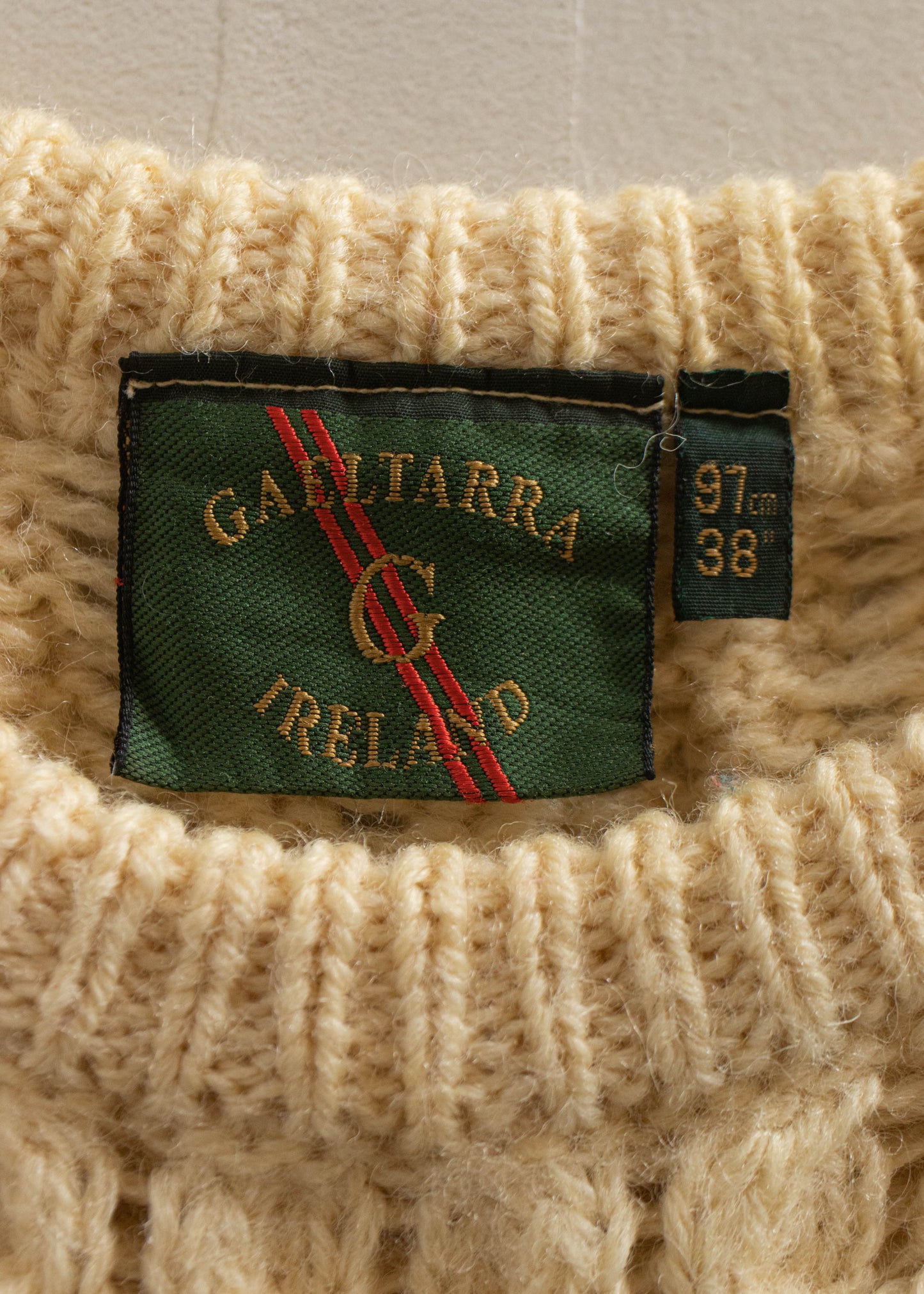 1980s Gaeltarra Cable Knit Wool Fisherman Sweater Size S/M
